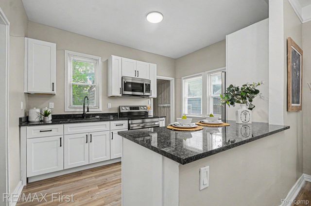 14842 Collinson Avenue, Eastpointe, MI 48021