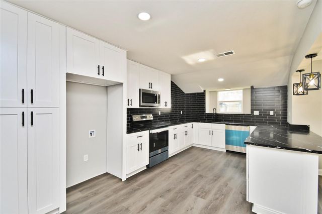 2035 Round Spring Drive, Houston, TX 77339