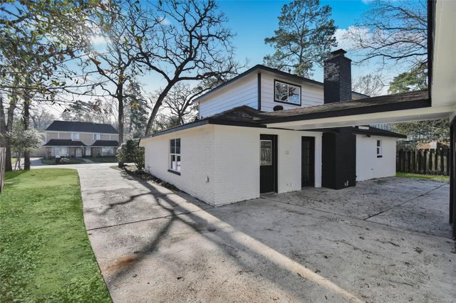 2035 Round Spring Drive, Houston, TX 77339