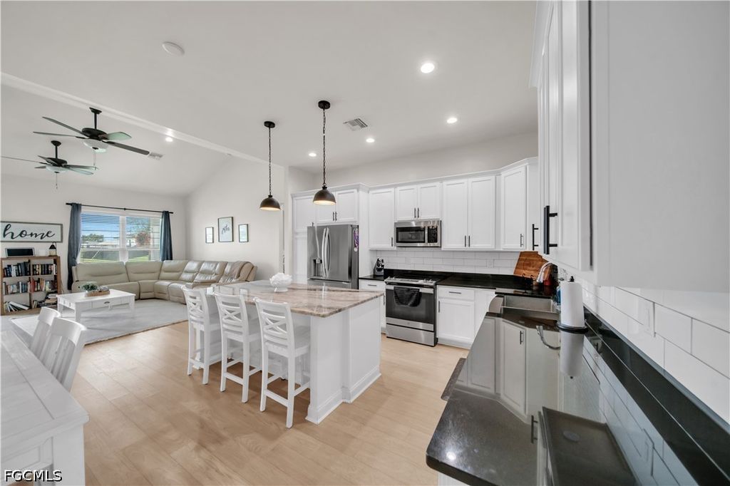 Image 11 of property listing at 1305 NW 10th TER, Cape Coral, FL 33993