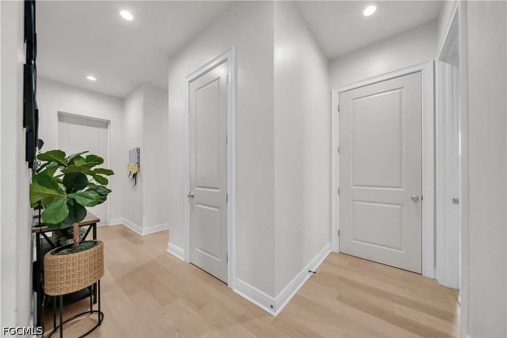 Image 13 of property listing at 1305 NW 10th TER, Cape Coral, FL 33993