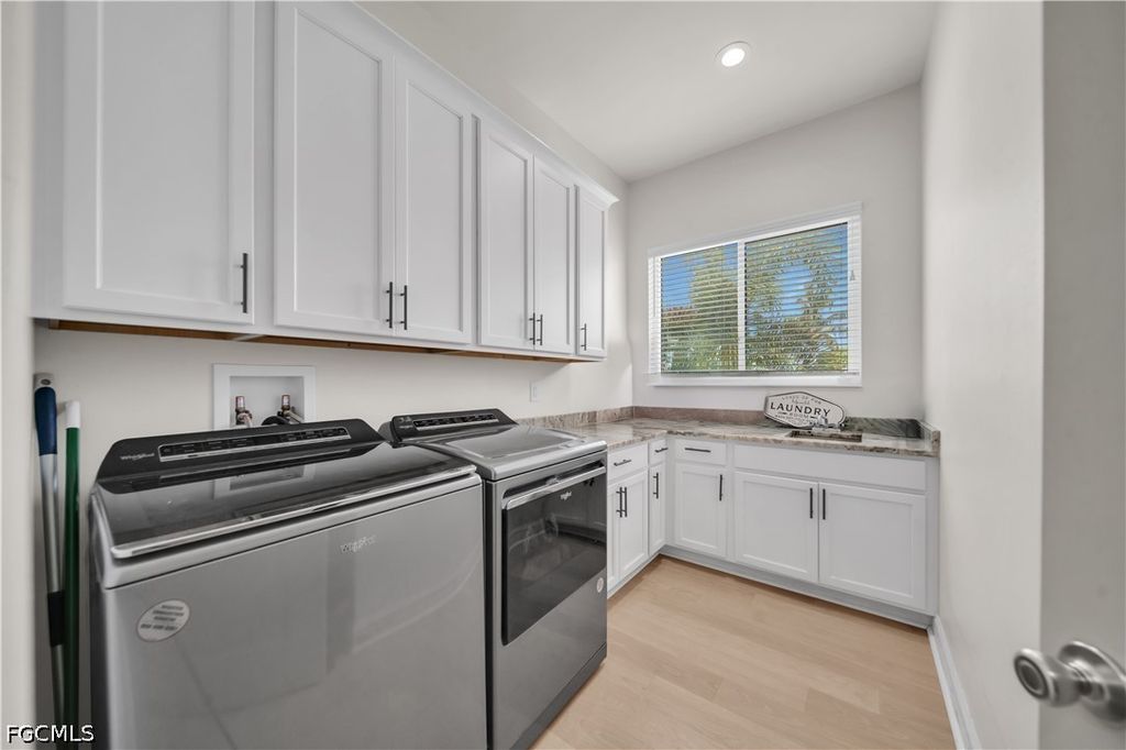 Image 14 of property listing at 1305 NW 10th TER, Cape Coral, FL 33993