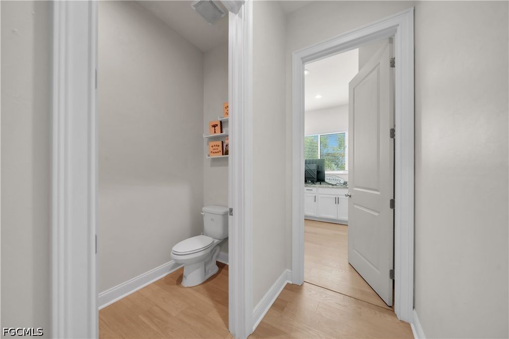 Image 15 of property listing at 1305 NW 10th TER, Cape Coral, FL 33993