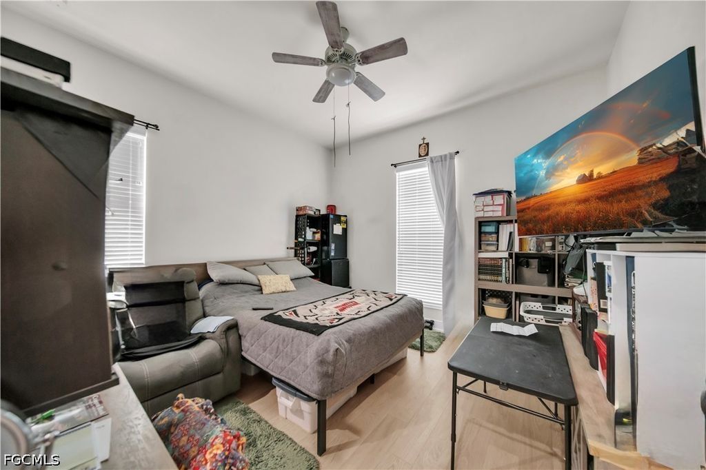 Image 26 of property listing at 1305 NW 10th TER, Cape Coral, FL 33993