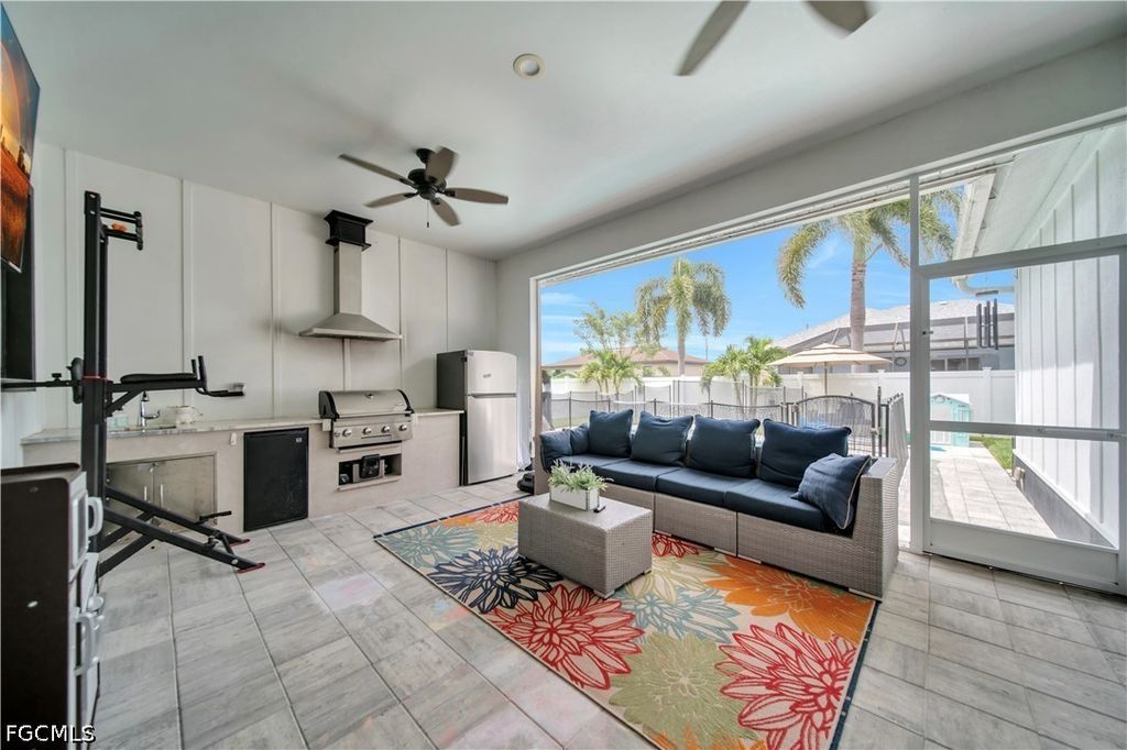 Image 27 of property listing at 1305 NW 10th TER, Cape Coral, FL 33993