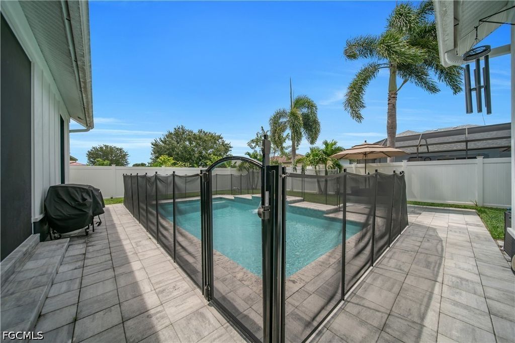 Image 29 of property listing at 1305 NW 10th TER, Cape Coral, FL 33993