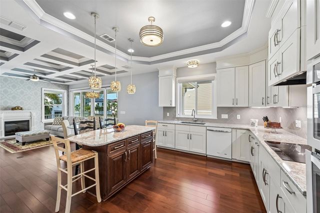 8174 17TH AVENUE W, Bradenton, FL 34209