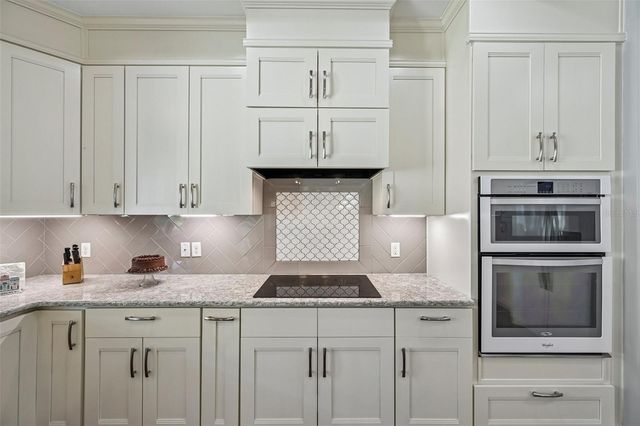 8174 17TH AVENUE W, Bradenton, FL 34209
