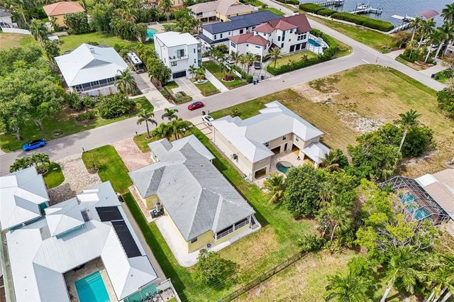8174 17TH AVENUE W, Bradenton, FL 34209