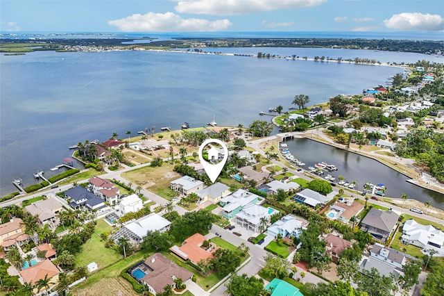 8174 17TH AVENUE W, Bradenton, FL 34209