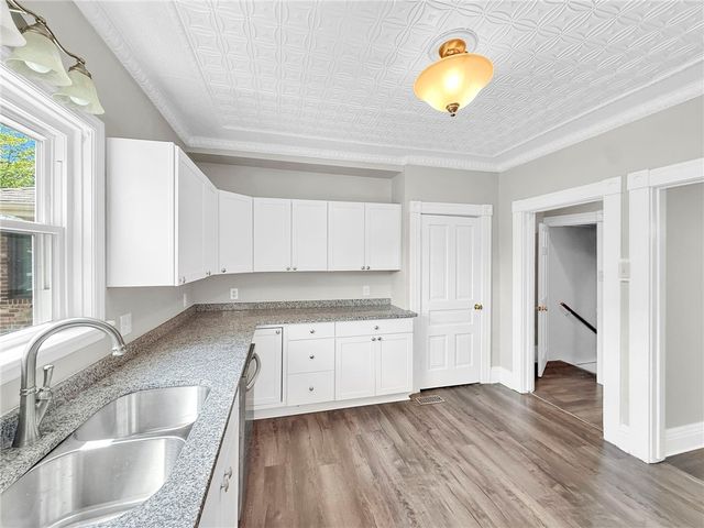 323 Glenn Ave, Scott Twp, PA 15106