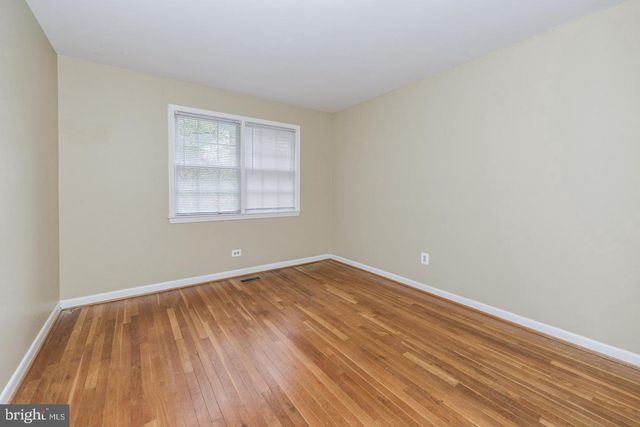 1860 GOLF VIEW CT, Reston, VA 20190