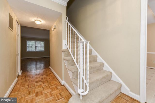1860 GOLF VIEW CT, Reston, VA 20190