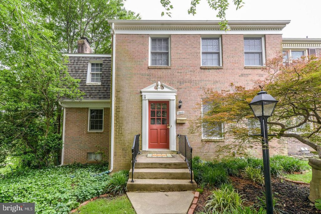 1860 GOLF VIEW CT, Reston, VA 20190