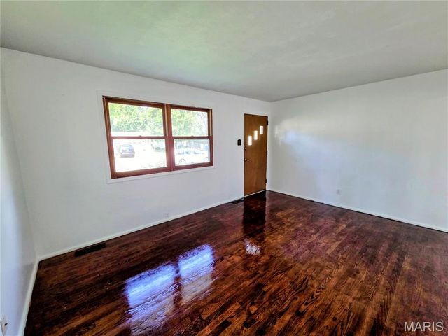 1750 Beverly Drive, Florissant, MO 63031