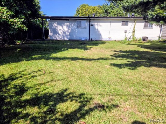 1750 Beverly Drive, Florissant, MO 63031