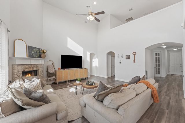 3725 Ranchers Ridge, Krum, TX 76249