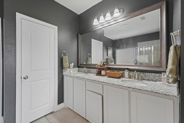 3725 Ranchers Ridge, Krum, TX 76249