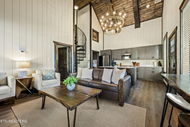 571 Warbonnet Way, Pigeon Forge, TN 37863