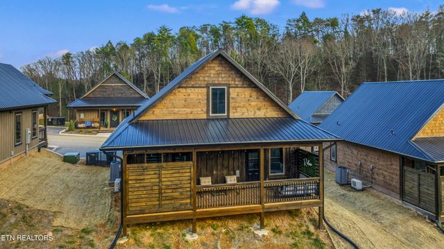 571 Warbonnet Way, Pigeon Forge, TN 37863