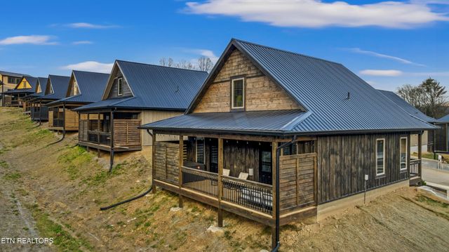 571 Warbonnet Way, Pigeon Forge, TN 37863