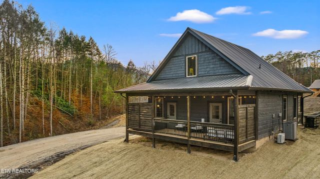 571 Warbonnet Way, Pigeon Forge, TN 37863