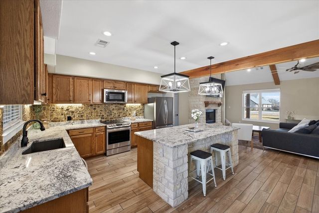 341 Guy Lane, Pottsboro, TX 75076