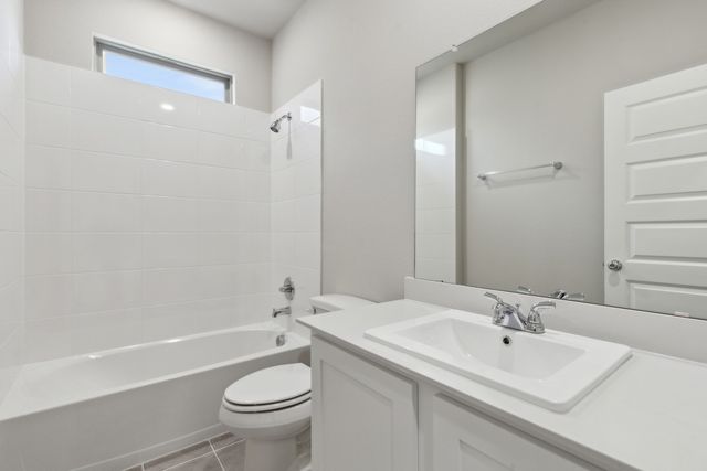 453 Hocking Hills Drive, Waxahachie, TX 75165