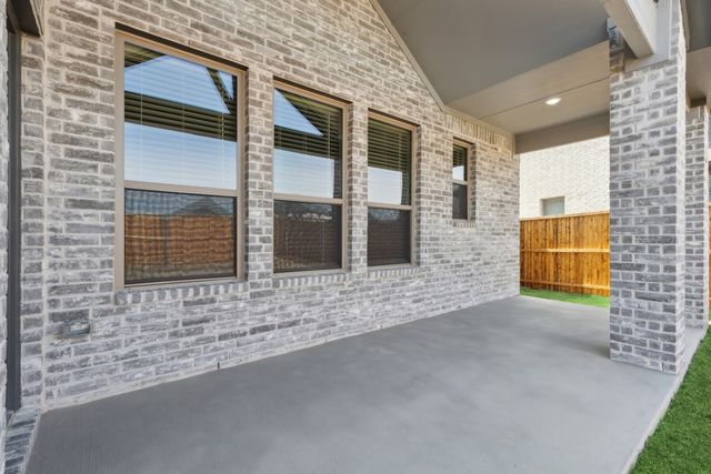 453 Hocking Hills Drive, Waxahachie, TX 75165