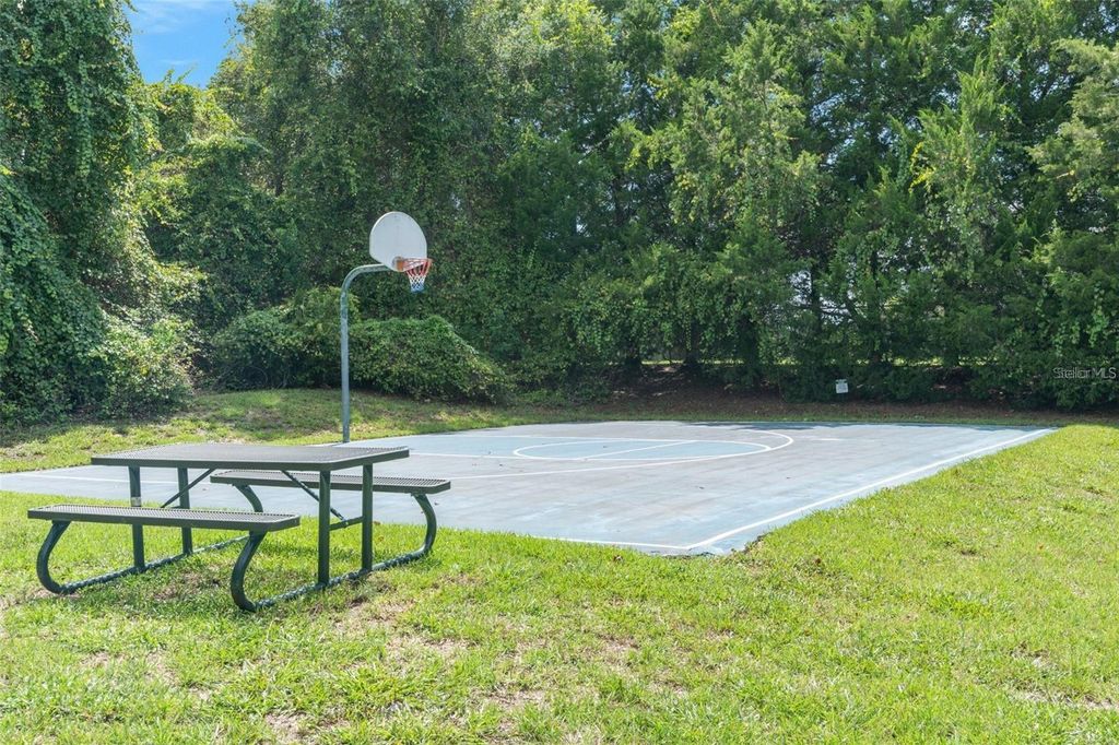 Image 94 of property listing at 7275 CRYSTAL SPRING RUN, Weeki Wachee, FL 34607