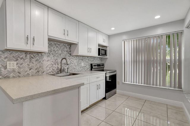4156 Inverrary Drive 111, Lauderhill, FL 33319