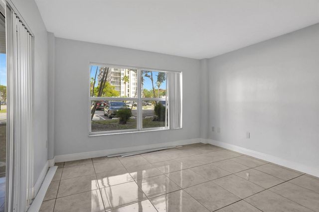 4156 Inverrary Drive 111, Lauderhill, FL 33319