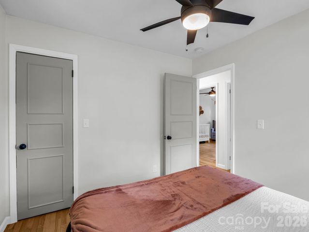 14 Penelope Street, Black Mountain, NC 28711
