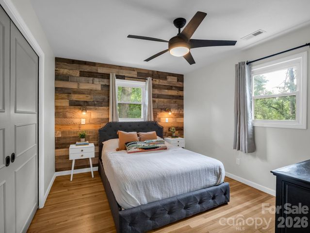14 Penelope Street, Black Mountain, NC 28711