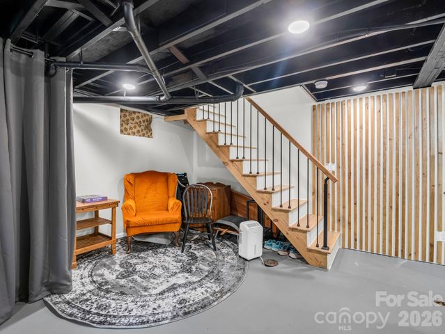 14 Penelope Street, Black Mountain, NC 28711