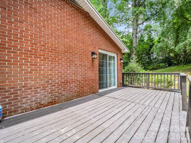 14 Penelope Street, Black Mountain, NC 28711