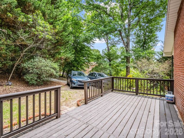 14 Penelope Street, Black Mountain, NC 28711