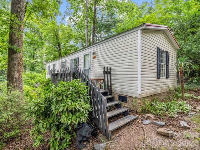 14 Penelope Street, Black Mountain, NC 28711