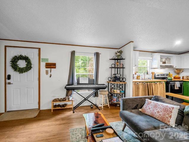 14 Penelope Street, Black Mountain, NC 28711