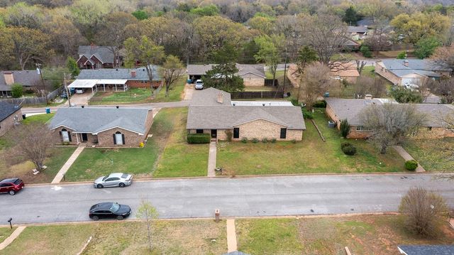3014 Jennifer Avenue, Denison, TX 75020