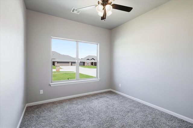 704 N Cottontail Way, Mustang, OK 73064