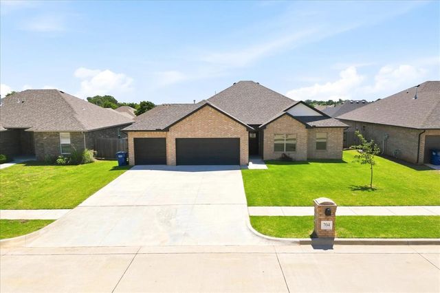 704 N Cottontail Way, Mustang, OK 73064