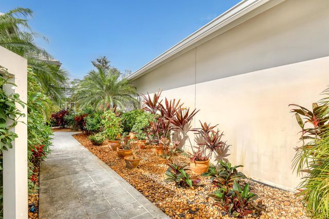 201 Orange Tree Drive, Atlantis, FL 33462