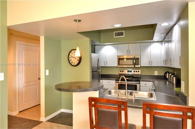 110 N Federal Hwy 905, Fort Lauderdale, FL 33301