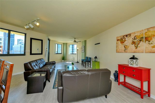 110 N Federal Hwy 905, Fort Lauderdale, FL 33301