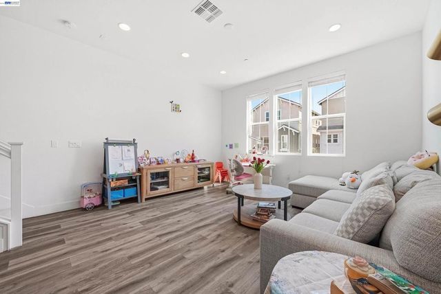 5569 Azalea Way, Newark, CA 94560