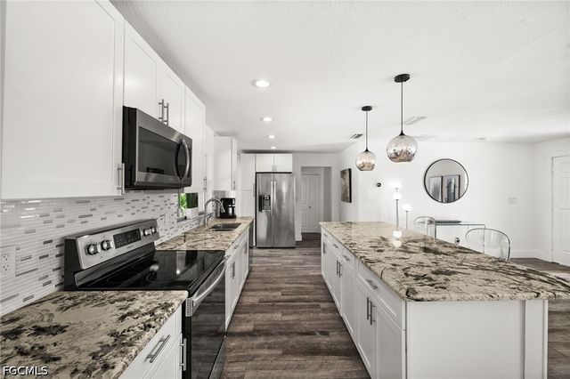 5122 SW 3rd AVE, Cape Coral, FL 33914