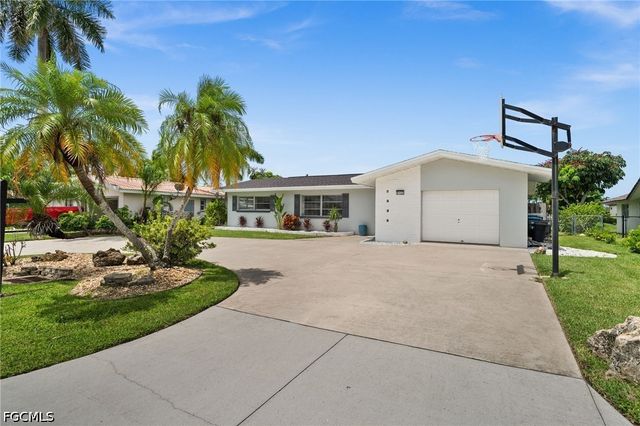 5122 SW 3rd AVE, Cape Coral, FL 33914