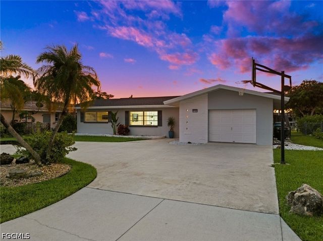 5122 SW 3rd AVE, Cape Coral, FL 33914