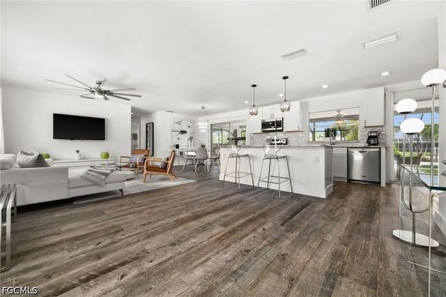 5122 SW 3rd AVE, Cape Coral, FL 33914